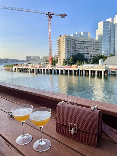 New Rose Cocktail Bar