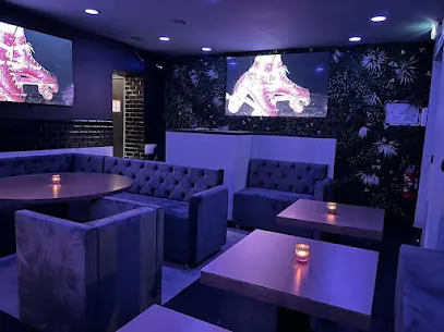 Bluemoon Lounge